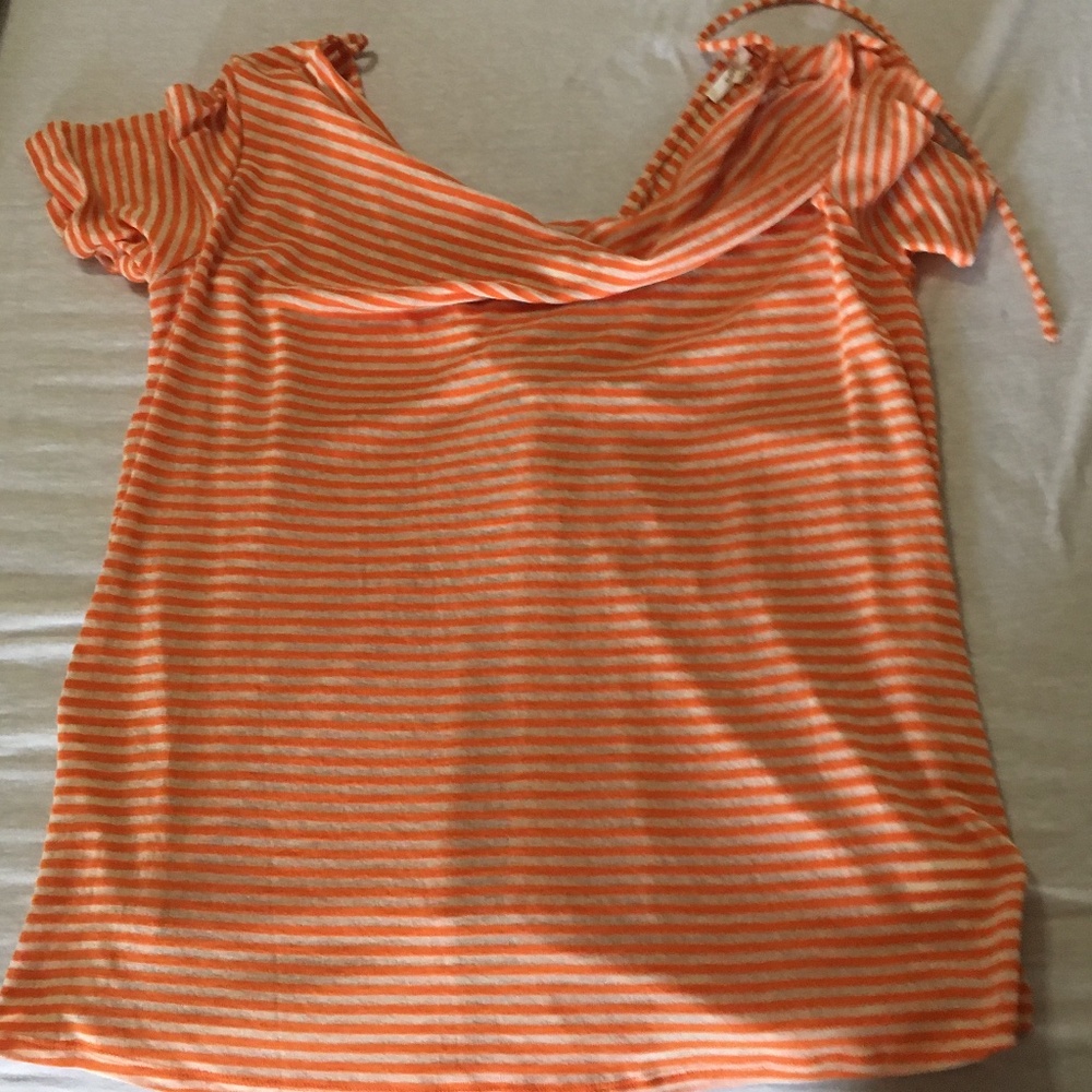 Easel Short Sleeve